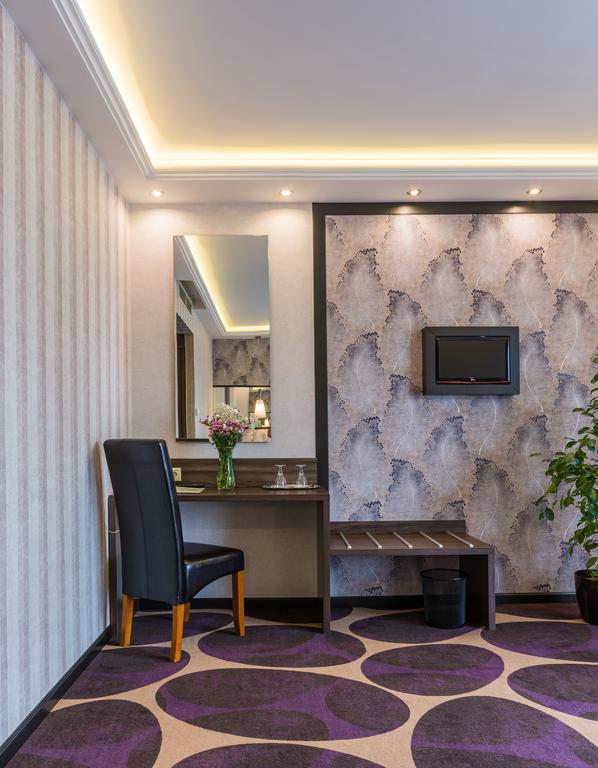 Victoria Garden Hotel Es Etterem Nyíregyháza Exterior foto