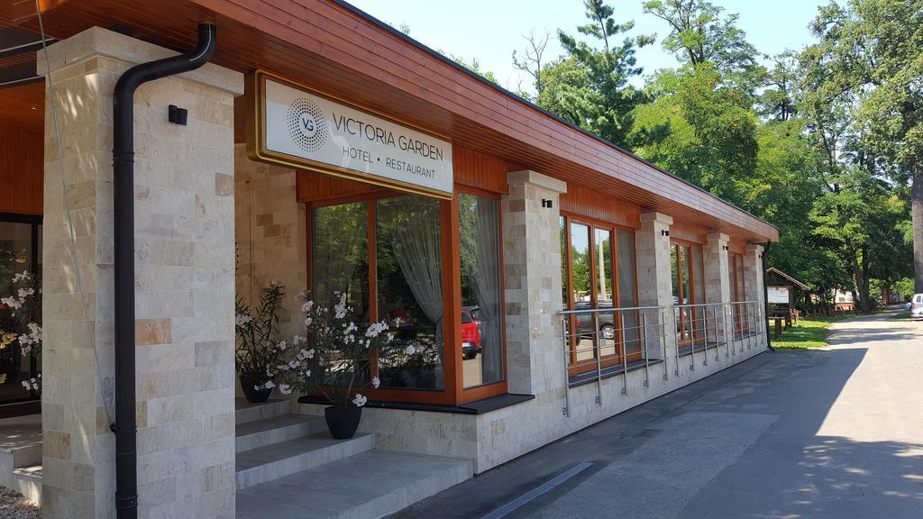 Victoria Garden Hotel Es Etterem Nyíregyháza Exterior foto